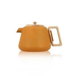 theiere-viggo-en-fonte-jaune-avec-poignee-couvercle-bois-500ml-ogo